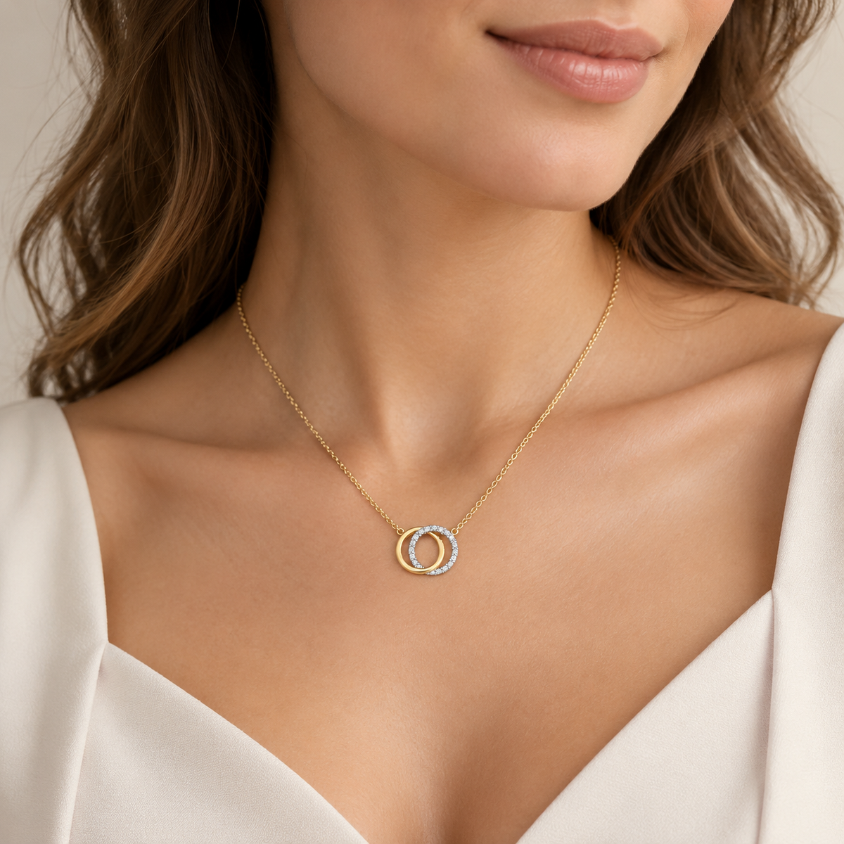 Ladies Intwined Circle Necklace 9ct 2 Tone Gold 375 Hallmarked British Made