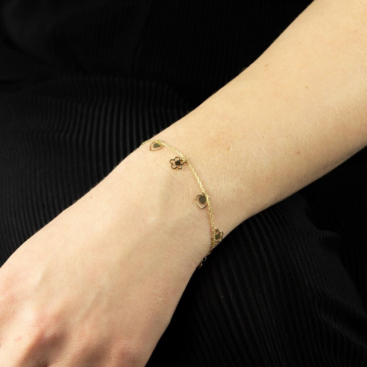 Heart And Flower Bracelet In 9ct Yellow Gold 375 Hallmarked British Made