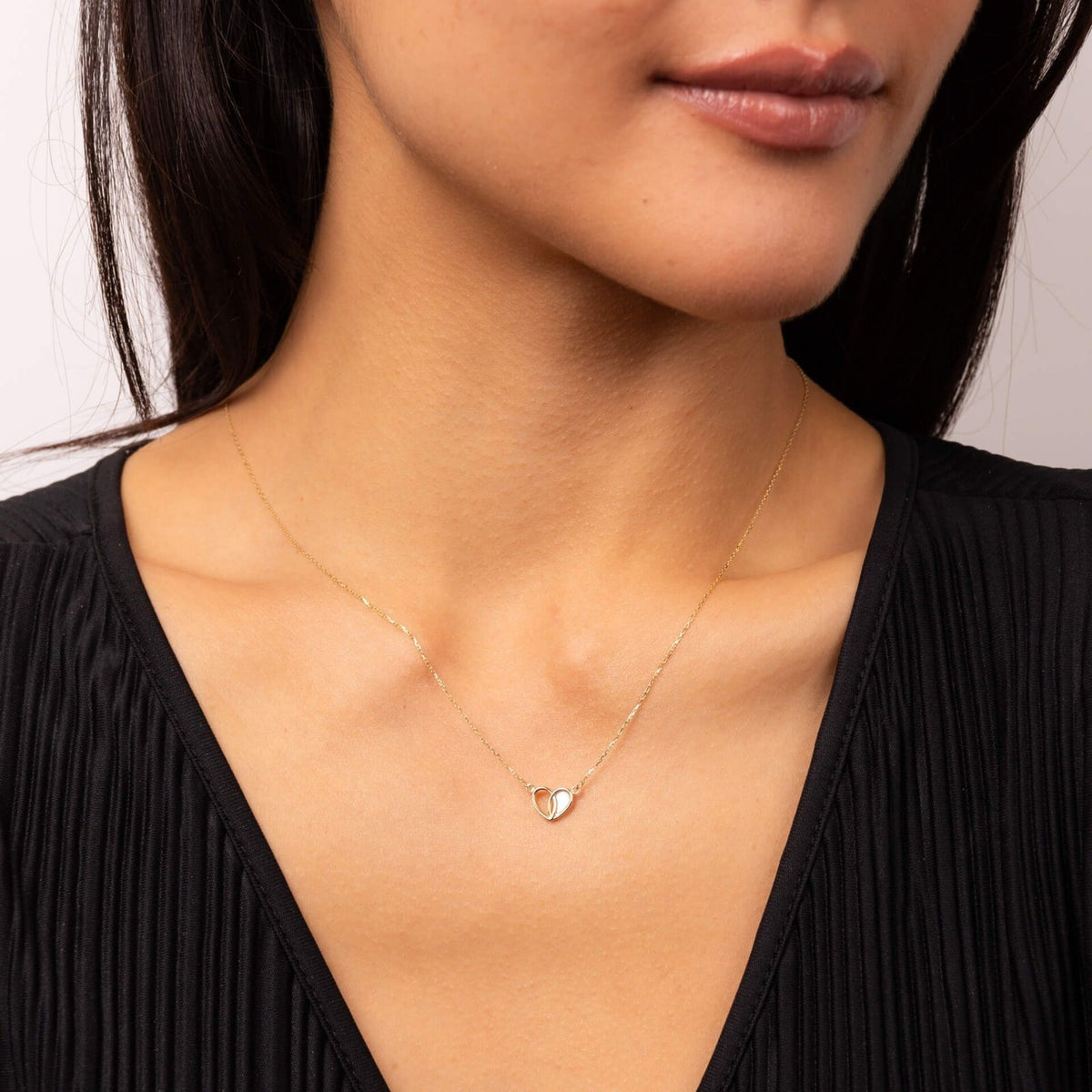 Heart Pearl Necklace 9ct Yellow Gold 375 Hallmark British Made Length 46cm
