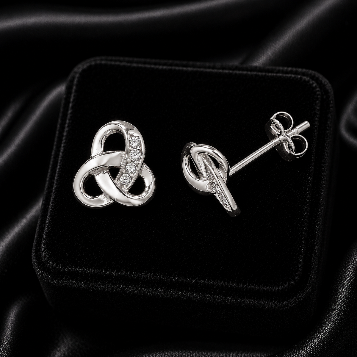 4 Stone Infinity Stud Earrings 9ct White Gold 375 Hallmarked Brand New Boxed