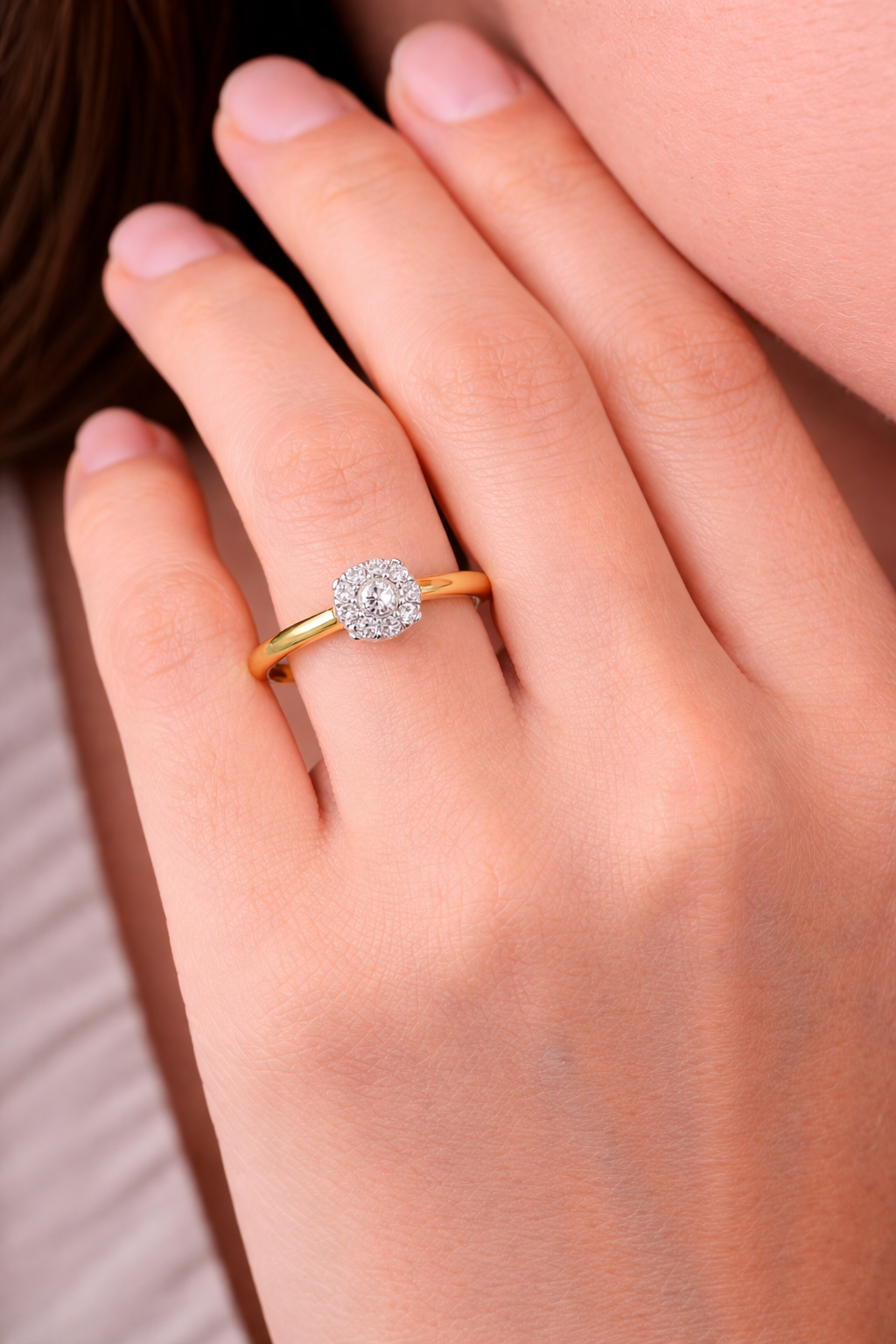 Natural Diamond Engagement Ring Solid 9ct Yellow Gold 375 Hallmarked
