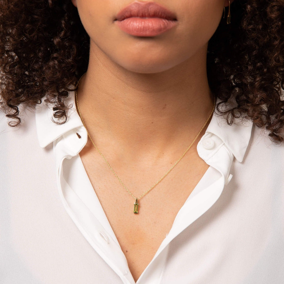 Elongated Peridot Pendant 9ct Yellow Gold 375 Hallmarked British Made