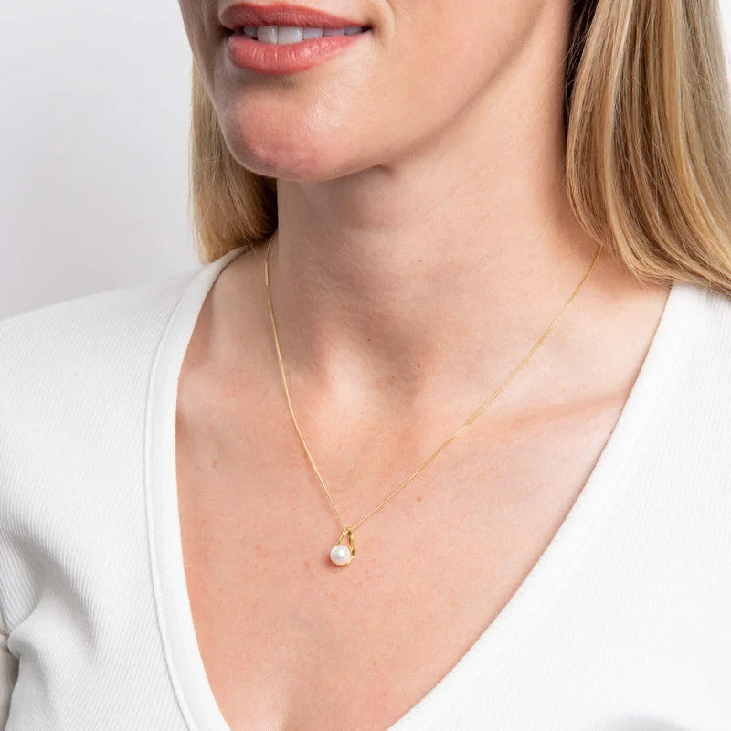 Twisted Freshwater Pearl Pendant 9ct Yellow Gold 375 Hallmarked British Made