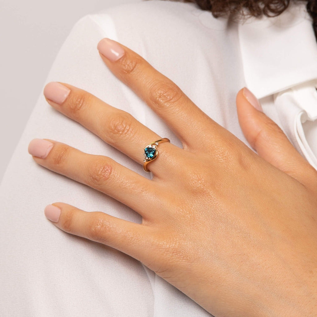 Trillion Blue/White Topaz Ring 9ct Yellow Gold 375 Hallmarked Ring Sizes L - Q