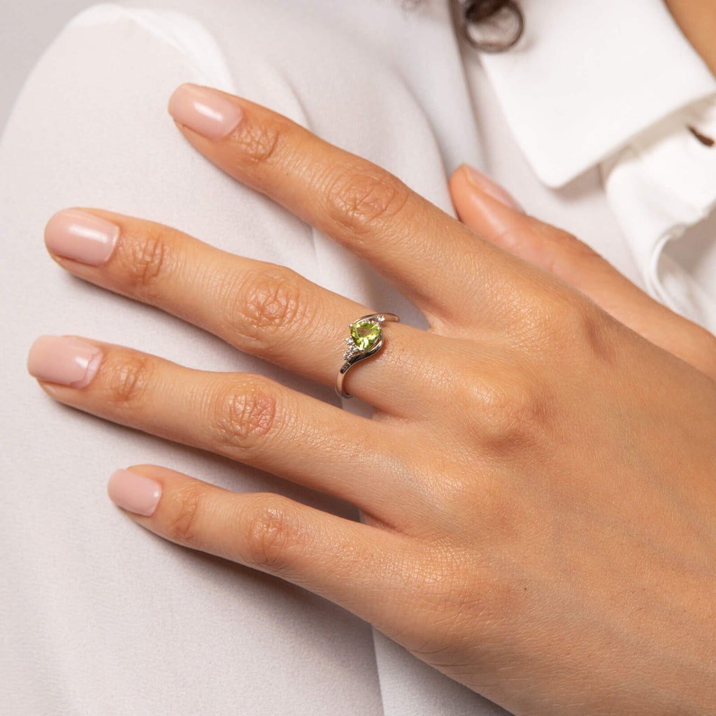 Trillion Green Peridot/Topaz Ring 9ct White Gold 375 Hallmarked Ring Sizes L - Q