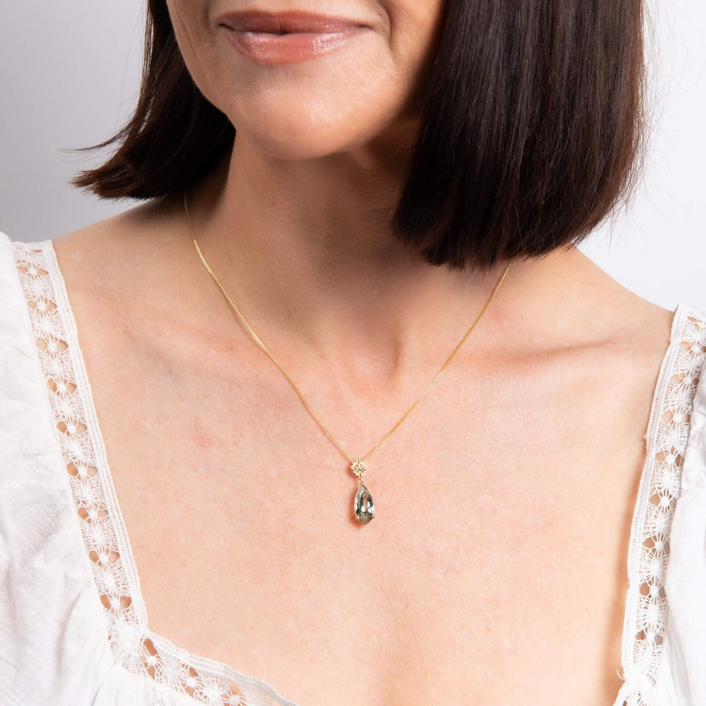 Natural Floral Green Amethyst Pendant 9ct Yellow Gold 375 Hallmark British Made