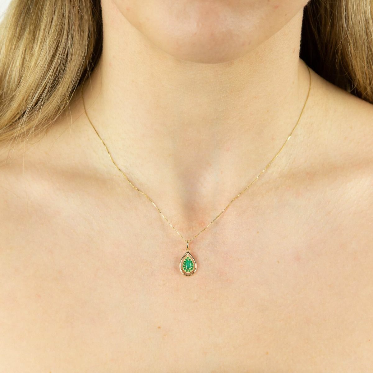 Teardrop Emerald Pendant 9ct Yellow Gold 375 Hallmarked British Made