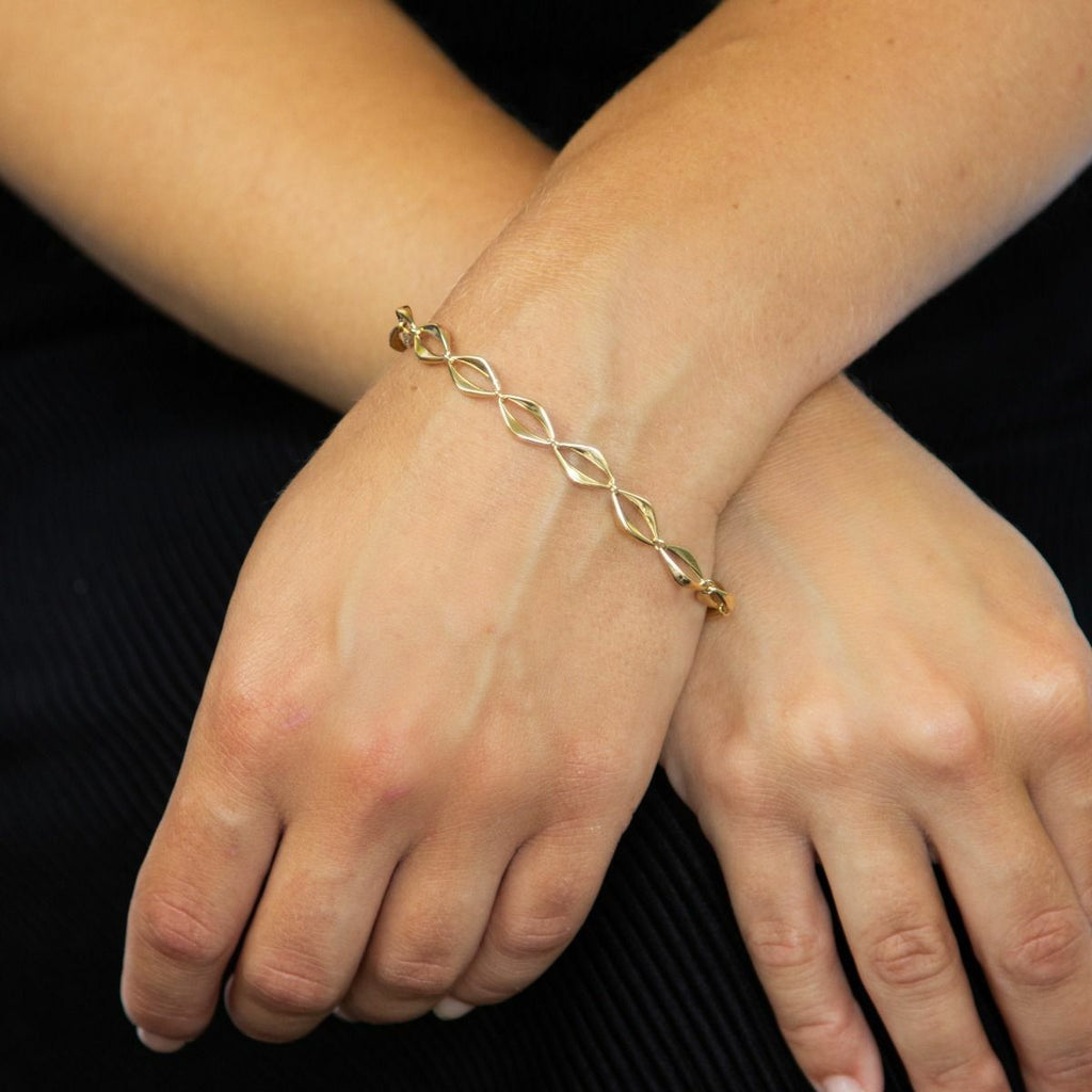 Open Eye Link Bracelet In 9ct Yellow Gold 375 Hallmarked British Made